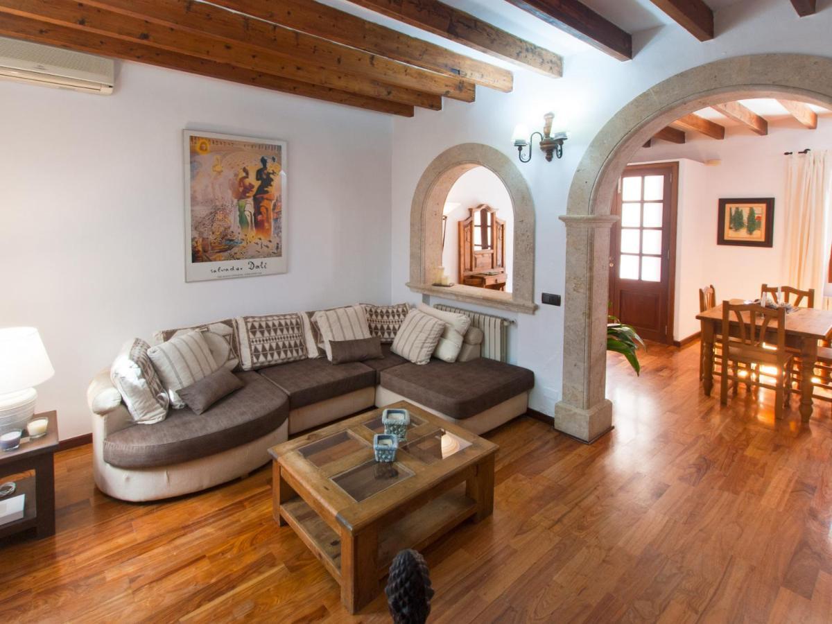 House Es Convent In Alcudia, Close To Beaches Дом отдыха